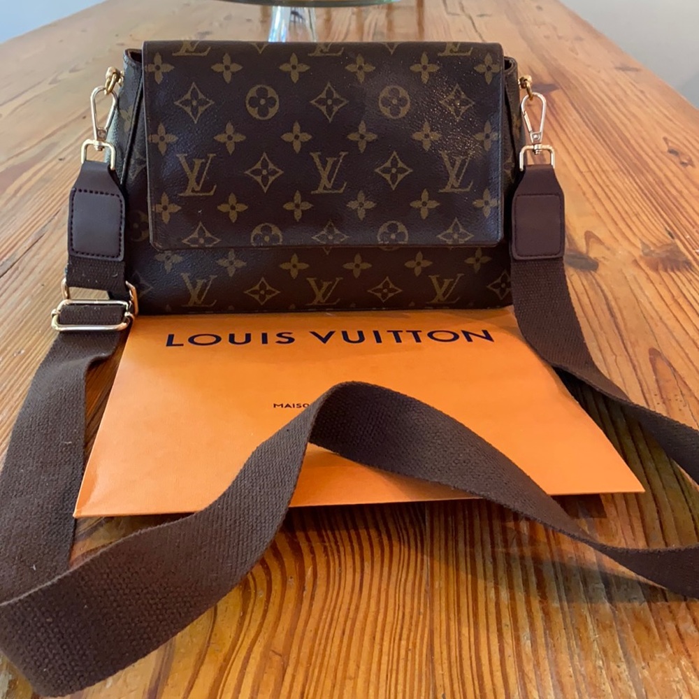 Authentic Louis Vuitton Crossbody Bag